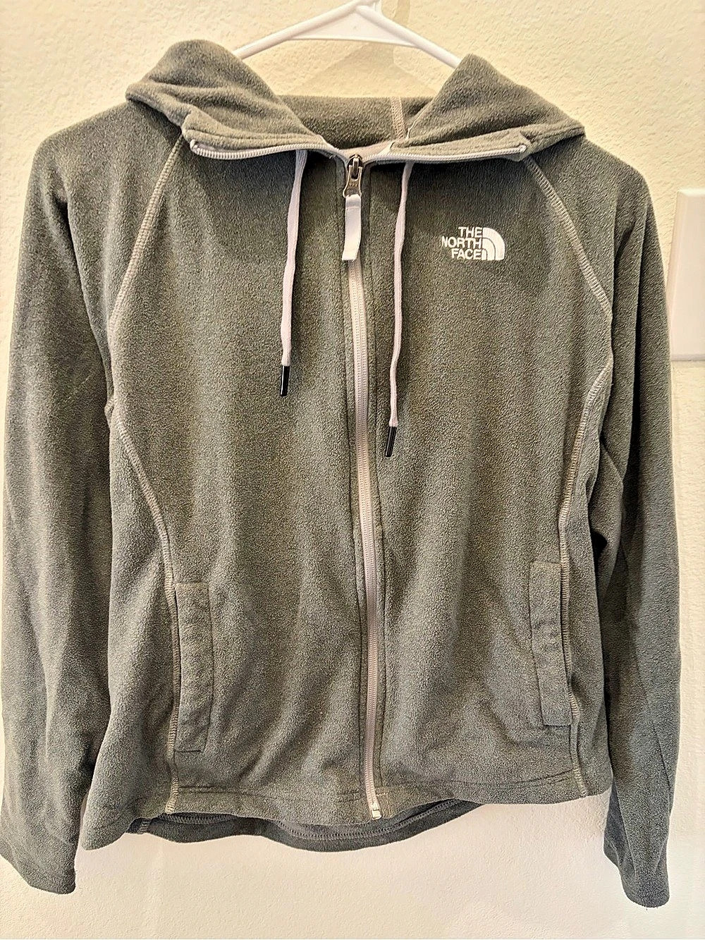 The North Face Women's Gray Fleece Hoodie Size Medium